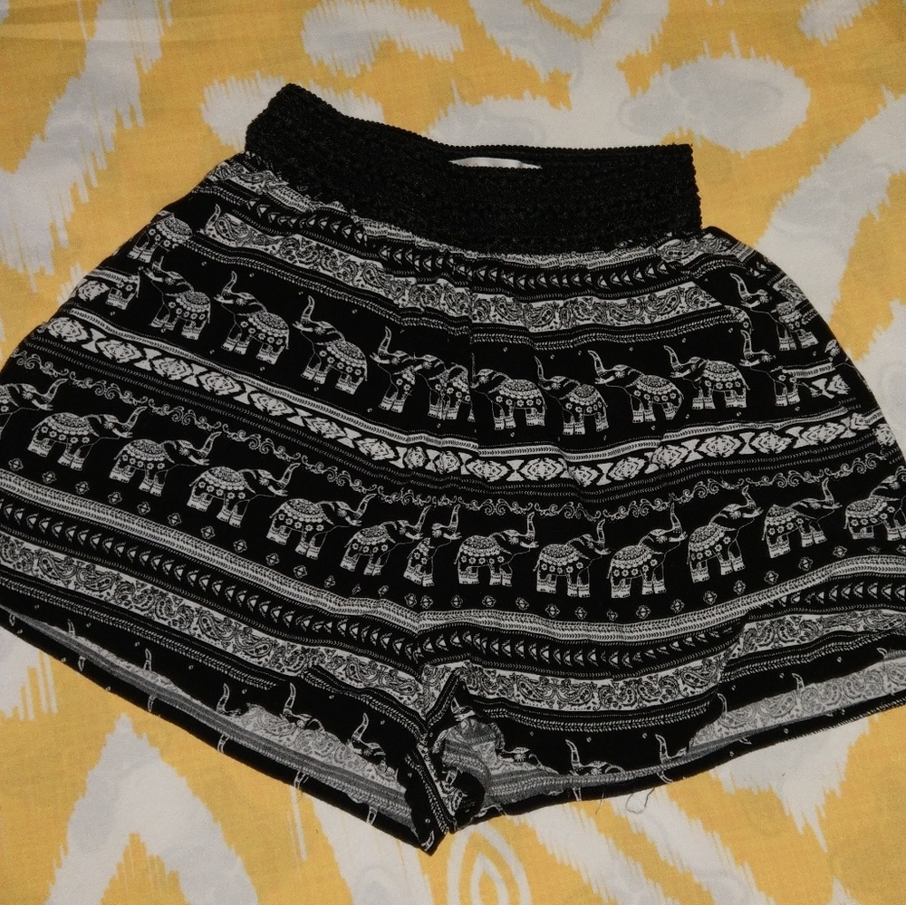 Shorts - Picture 4 of 4
